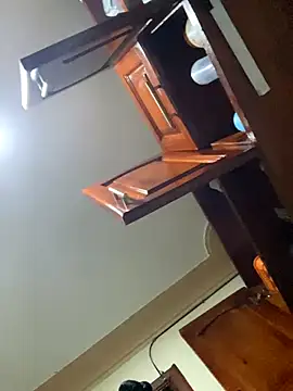 Dellah26 online show from November 2025 07:49:02 PM