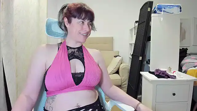 emmita69  online show from February 2026 10:41:01 PM