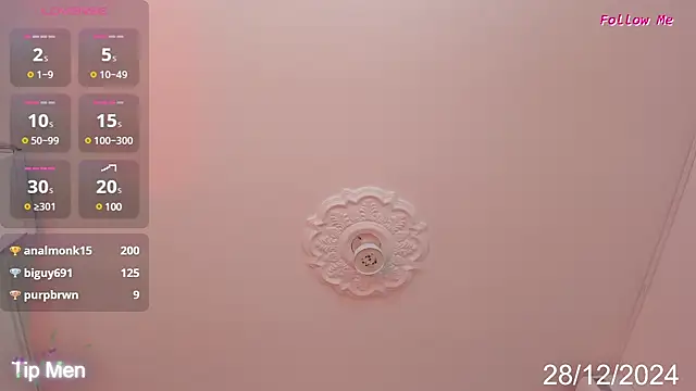 Snapshot of Karoline_Marin chatting on December 2024 05:46:01 PM Karoline Marin online show from December 2024 05:46:01 PM