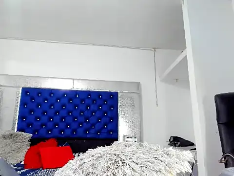 Snapshot of MistressOriana chatting on December 2024 03:37:02 PM MistressOriana online show from December 2024 03:37:02 PM