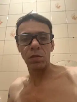 Snapshot of EdsonCota chatting on October 2025 01:49:02 AM EdsonCota online show from October 2025 01:49:02 AM