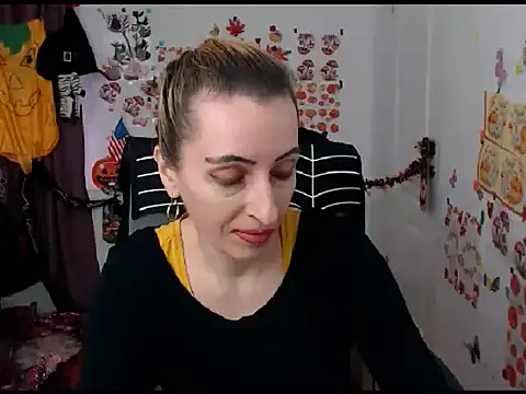 EvelynAngell online show from October 2025 09:32:01 AM