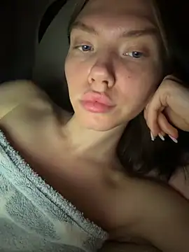 Snapshot of Lisaaa_Alisa chatting on June 2026 10:12:01 PM Lisaaa Alisa online show from June 2026 10:12:01 PM