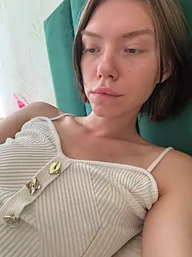 Snapshot of Lisaaa_Alisa chatting on July 2026 04:37:01 AM Lisaaa Alisa online show from July 2026 04:37:01 AM