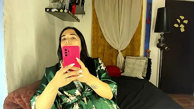 Snapshot of SARAMISHA chatting on November 2025 01:45:01 PM SARAMISHA online show from November 2025 01:45:01 PM