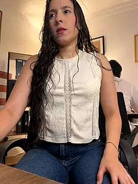 LittleDoll    online show from October 2025 10:18:02 PM