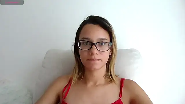 Snapshot of SamanthaWatson chatting on May 2026 10:15:02 PM SamanthaWatson online show from May 2026 10:15:02 PM
