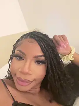 Snapshot of mialongxo chatting on October 2025 01:48:02 AM mialongxo online show from October 2025 01:48:02 AM