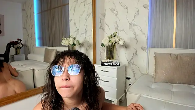 Dollar-girl online show from February 2026 02:06:01 PM