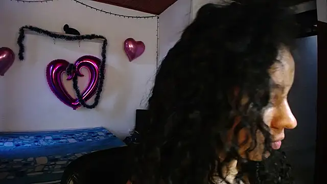 Snapshot of Mr_MrsCurie chatting on December 2024 10:28:02 PM Mr MrsCurie online show from December 2024 10:28:02 PM