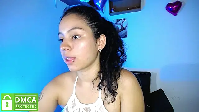 Snapshot of Mr_MrsCurie chatting on January 2025 11:07:01 PM Mr MrsCurie online show from January 2025 11:07:01 PM