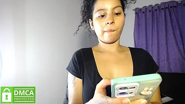 Snapshot of Mr_MrsCurie chatting on October 2025 10:42:01 PM Mr MrsCurie online show from October 2025 10:42:01 PM