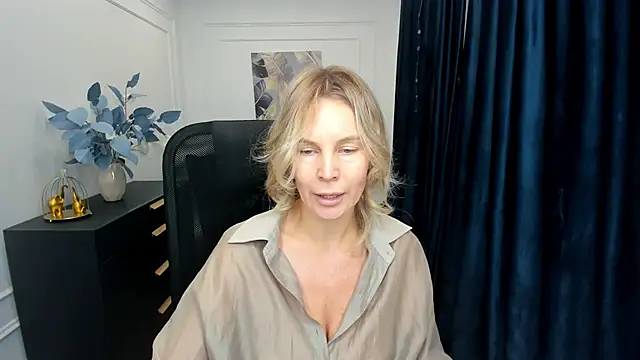 Snapshot of Sinty_Devis chatting on November 2025 04:22:02 AM Sinty Devis online show from November 2025 04:22:02 AM