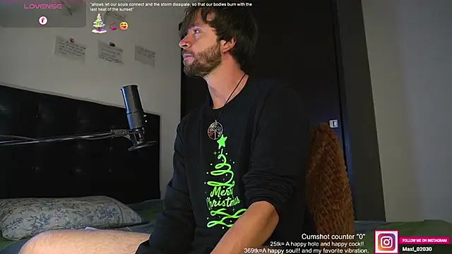 Snapshot of just_maxii chatting on January 2025 11:53:02 PM just maxii online show from January 2025 11:53:02 PM