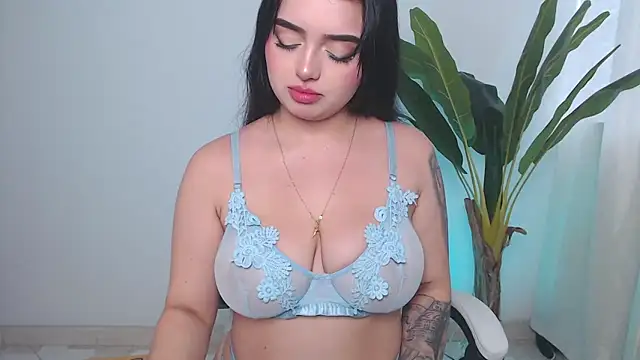 sophialorens s online show from March 2025 07:06:02 PM