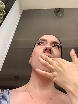 Snapshot of ImAlicee chatting on November 2025 06:10:01 PM ImAlicee online show from November 2025 06:10:01 PM