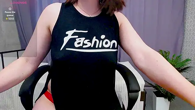 Snapshot of Camelia_Lillie chatting on March 2025 10:29:01 AM Camelia Lillie online show from March 2025 10:29:01 AM