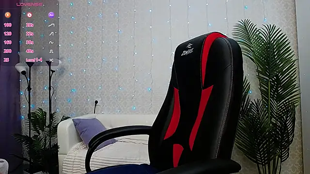 Snapshot of Camelia_Lillie chatting on November 2025 01:17:01 AM Camelia Lillie online show from November 2025 01:17:01 AM