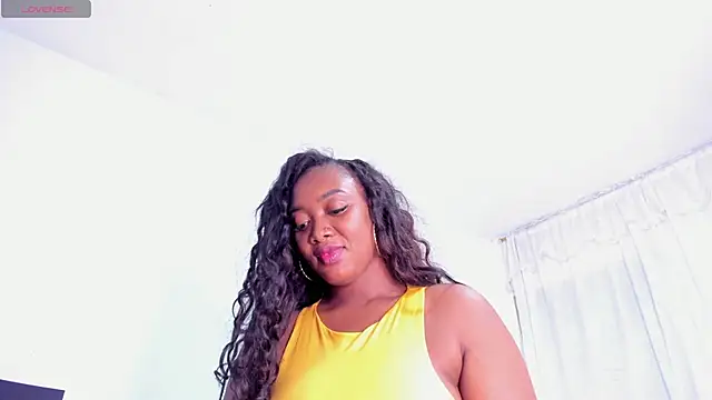 RoxannaBlanche online show from February 2025 11:04:02 PM