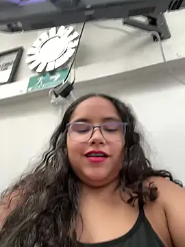 Snapshot of CurlyGirl_1 chatting on March 2025 04:19:02 PM CurlyGirl 1 online show from March 2025 04:19:02 PM