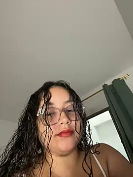 Snapshot of CurlyGirl_1 chatting on September 2025 09:40:02 PM CurlyGirl 1 online show from September 2025 09:40:02 PM