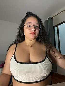 Snapshot of CurlyGirl_1 chatting on October 2025 10:29:02 PM CurlyGirl 1 online show from October 2025 10:29:02 PM