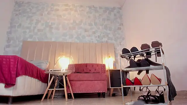 samara smithh online show from February 2025 01:32:02 PM