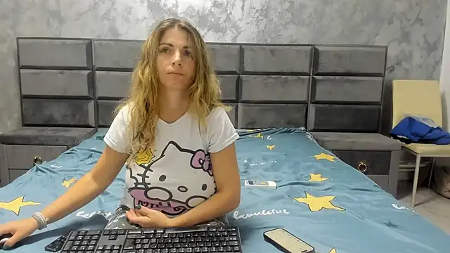 Hottalicia2 online show from October 2025 07:47:01 PM