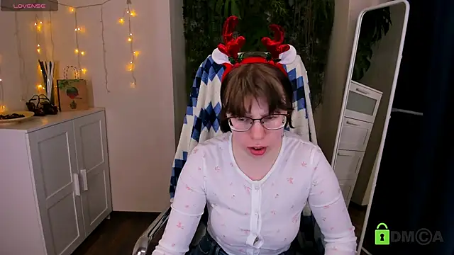 Snapshot of Melissa_Wells chatting on December 2024 09:42:02 PM Melissa Wells online show from December 2024 09:42:02 PM