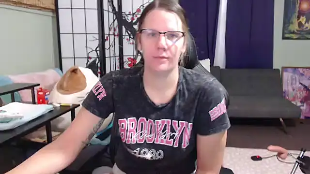 Sarahtineke online show from October 2025 03:18:01 PM