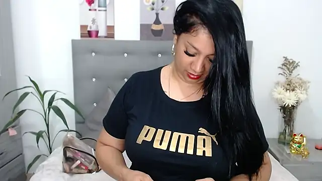 Snapshot of titsbiglovers chatting on February 2025 07:47:02 PM titsbiglovers online show from February 2025 07:47:02 PM