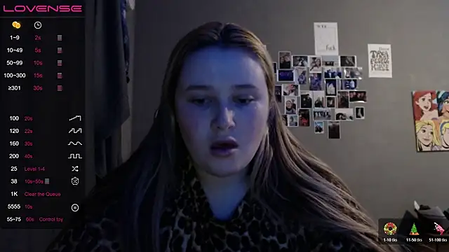 Light Luna online show from November 2025 03:11:01 PM