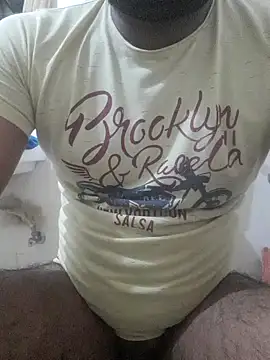 Snapshot of workoutsaurabh chatting on January 2025 02:00:02 AM workoutsaurabh online show from January 2025 02:00:02 AM