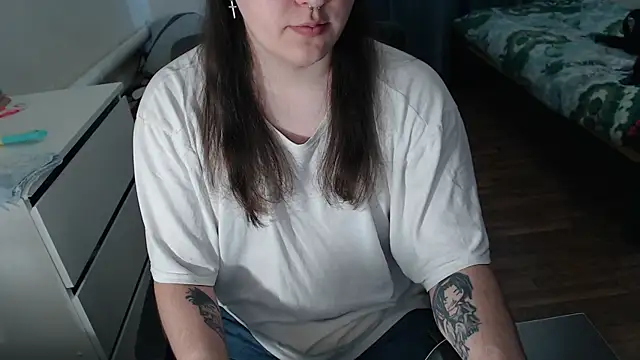 EvaMiron online show from December 2025 08:11:01 AM