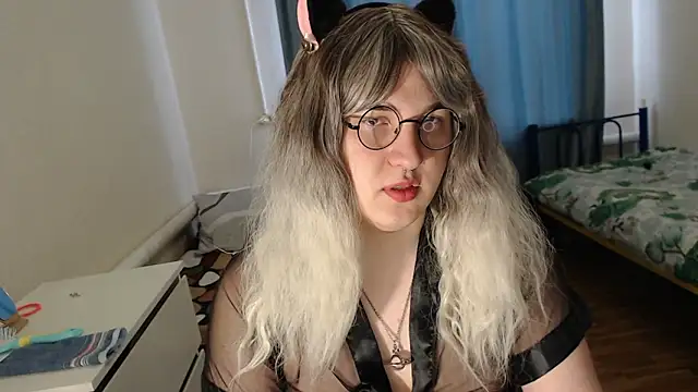 EvaMiron online show from February 2026 12:46:02 PM