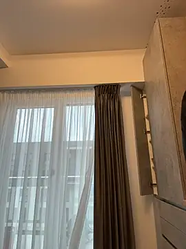 deliaroyal online show from December 2025 01:39:01 PM