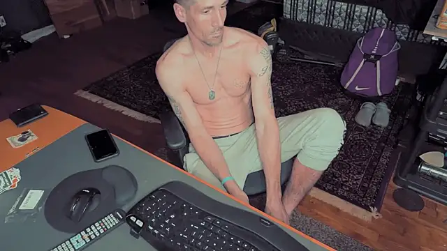 Snapshot of HARD_2QUIT chatting on February 2025 07:07:01 AM HARD 2QUIT online show from February 2025 07:07:01 AM