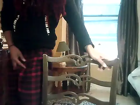 Snapshot of CaramelDipper chatting on December 2024 09:02:02 PM CaramelDipper online show from December 2024 09:02:02 PM