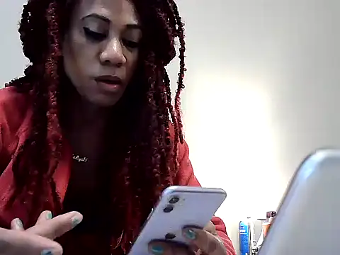 Snapshot of CaramelDipper chatting on February 2025 06:30:02 PM CaramelDipper online show from February 2025 06:30:02 PM