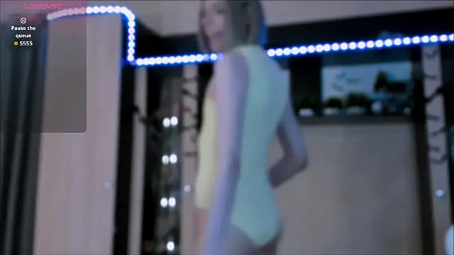 FemAlexa  online show from October 2025 02:28:02 PM