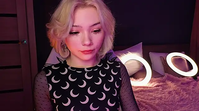 Snapshot of SandraBoyl chatting on February 2025 01:16:02 AM SandraBoyl online show from February 2025 01:16:02 AM