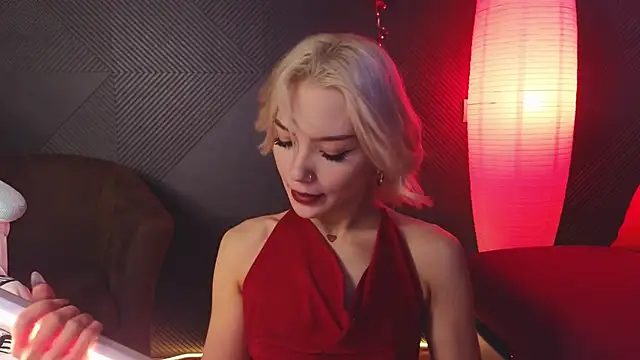 Snapshot of SandraBoyl chatting on February 2025 04:14:02 AM SandraBoyl online show from February 2025 04:14:02 AM