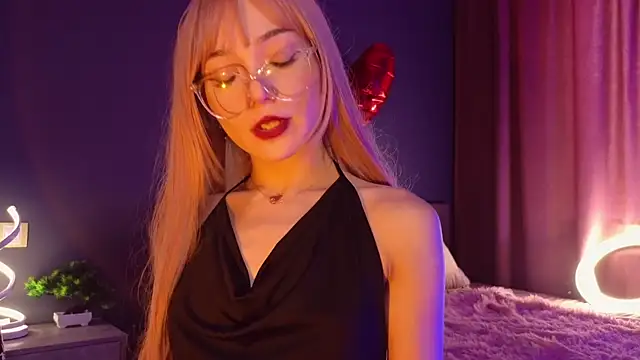 Snapshot of SandraBoyl chatting on March 2025 04:25:02 AM SandraBoyl online show from March 2025 04:25:02 AM