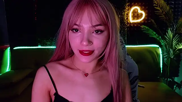 Snapshot of SandraBoyl chatting on March 2025 04:18:01 AM SandraBoyl online show from March 2025 04:18:01 AM