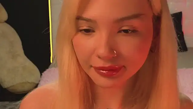 Snapshot of SandraBoyl chatting on November 2025 02:14:02 AM SandraBoyl online show from November 2025 02:14:02 AM