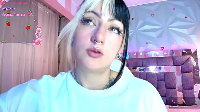 Snapshot of Candy_morgan412 chatting on January 2026 12:20:01 PM Candy morgan412 online show from January 2026 12:20:01 PM