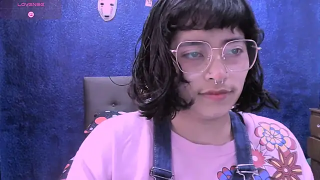 NinaYellow online show from November 2025 04:30:02 PM