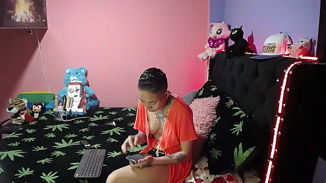 Snapshot of bad_couple_sex chatting on January 2025 12:52:02 AM bad couple sex online show from January 2025 12:52:02 AM