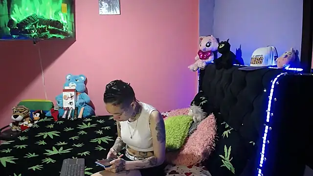 Snapshot of bad_couple_sex chatting on January 2025 01:29:01 AM bad couple sex online show from January 2025 01:29:01 AM