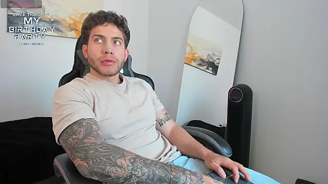 Snapshot of LucianSinclair chatting on December 2024 05:13:01 PM LucianSinclair online show from December 2024 05:13:01 PM